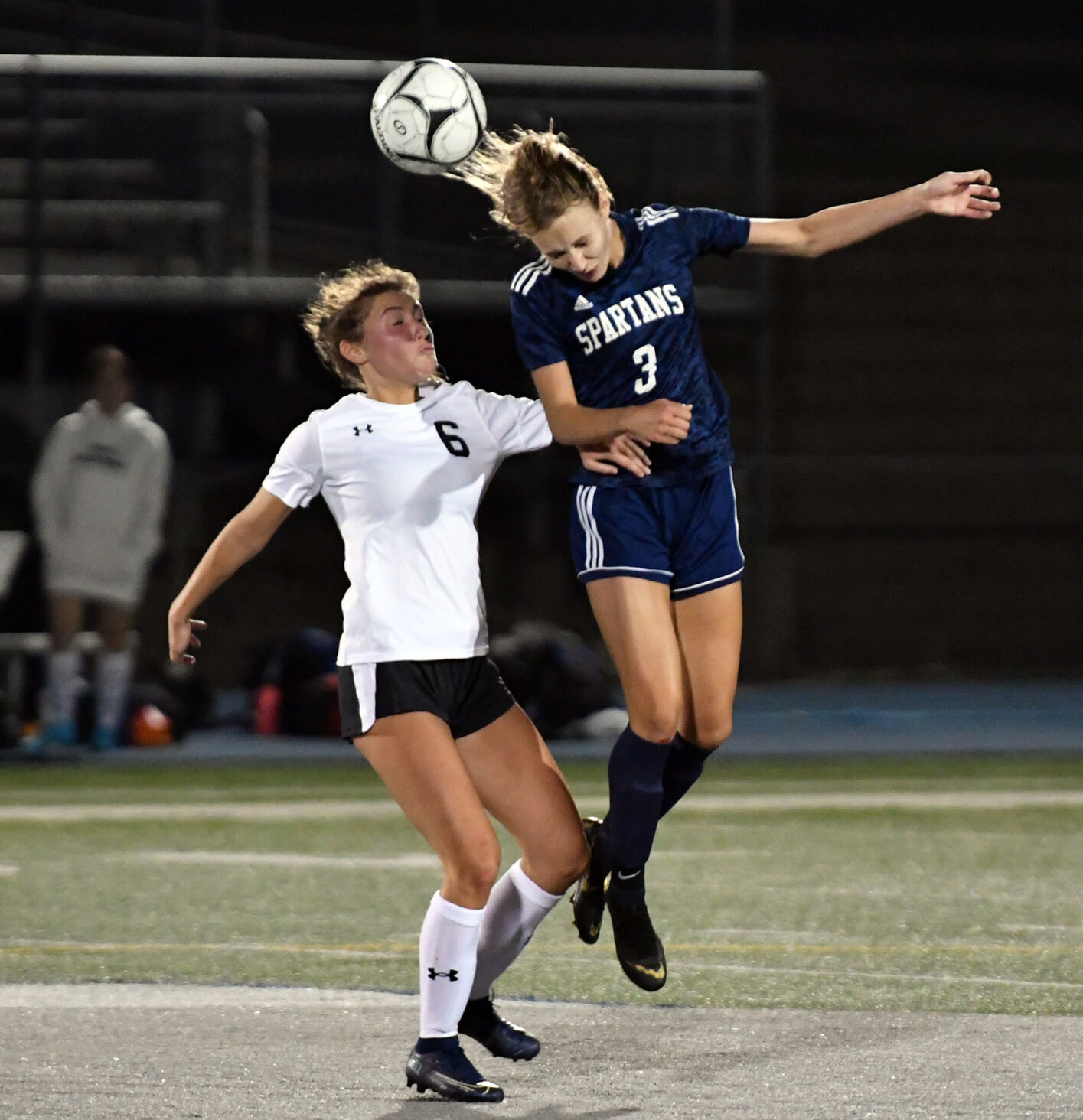 041222-qc-spt-pv bett soccer021.JPG